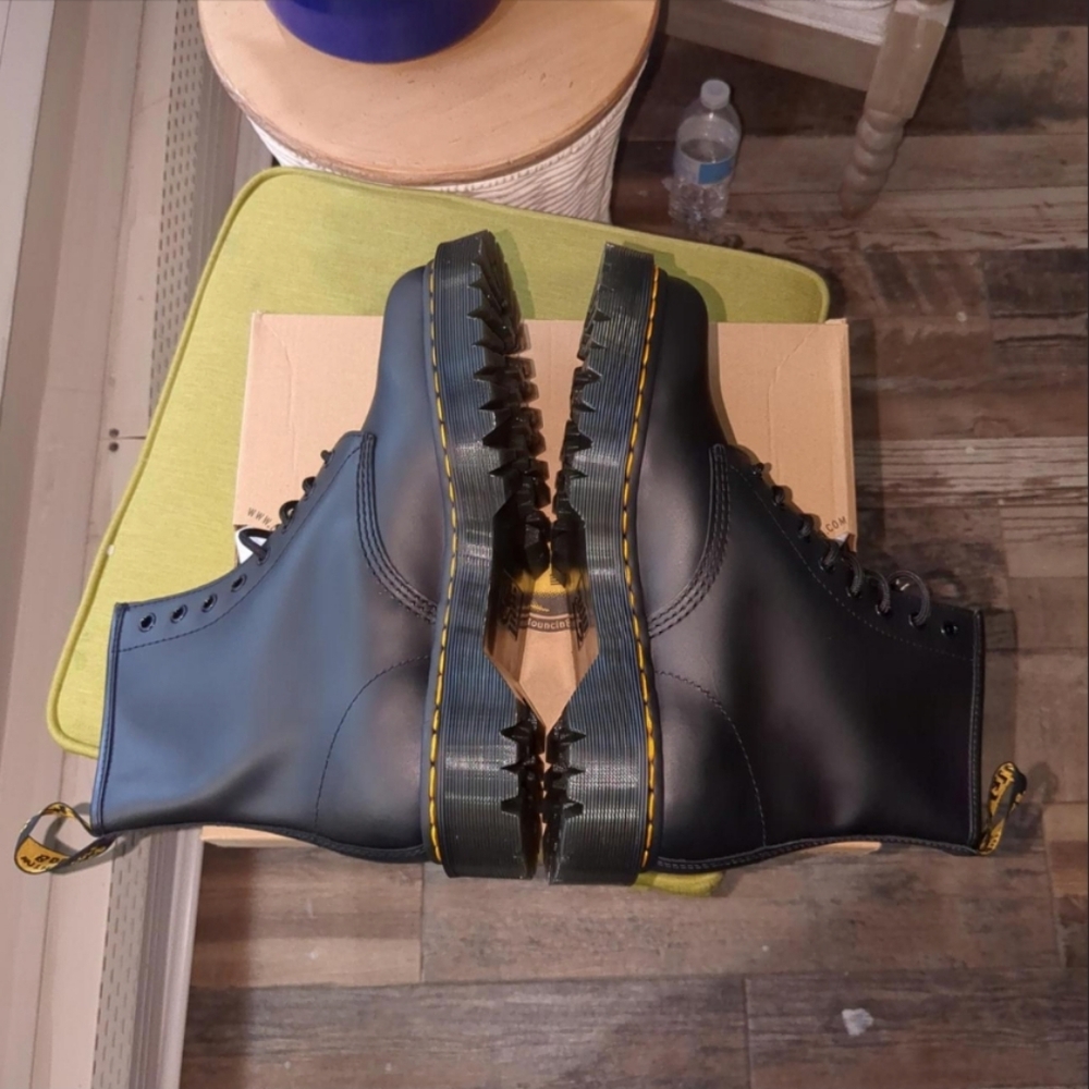 BRAND NEW Dr. Martens 1460 with Bex sole - Picture 6 of 6